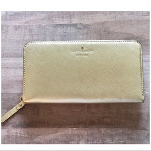 Kate Spade Zip Around Wallet (NWOT)
